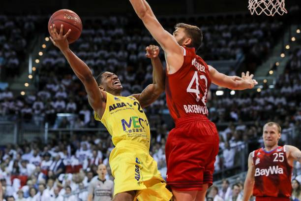 成为对方防 成为对方防