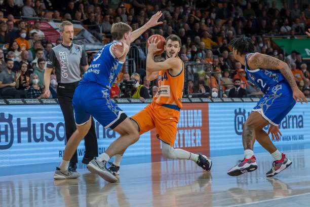 他此次再度 他此次再度