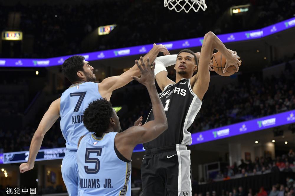 季饱受攻击 季饱受攻击